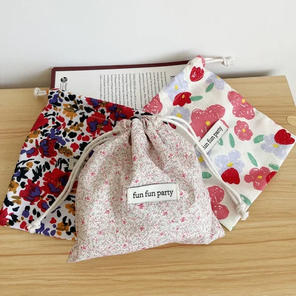 Cotton-Linen-Floral-Storage-Drawstring-Bag-Women-Finishing-Storage-Pouch-Cute-Makeup-Bag-Christmas-Gift-Candy-4
