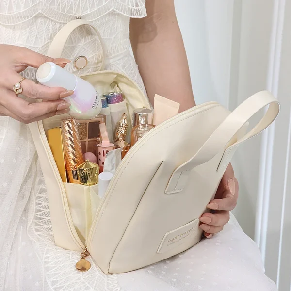 Large-Capacity-Portable-Girl-Makeup-Bag-With-Handle-Women-Toiletry-Bag-Make-Up-Organizer-Case-Waterproof-1