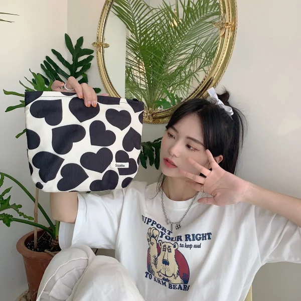 Retro-Corduroy-Love-Makeup-Bag-Women-Makeup-Pouch-Portable-Toilet-Bag-Cosmetic-Bags-Travel-Organizer-Bag-4