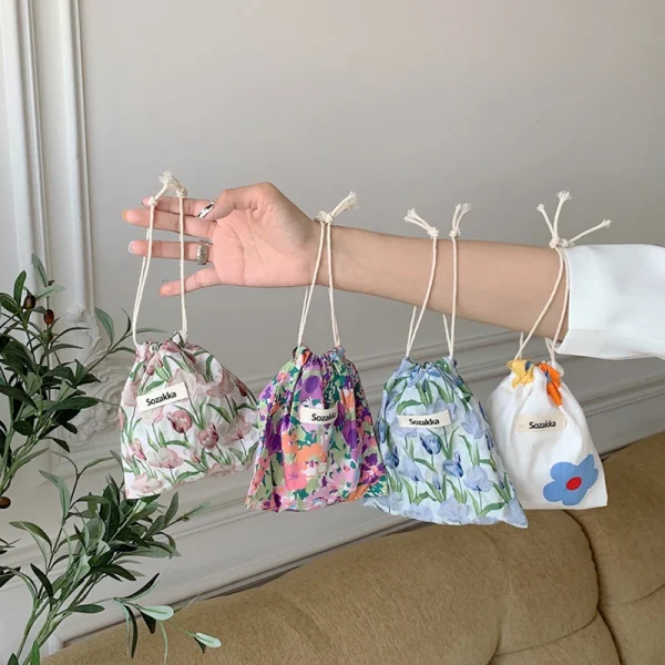 Woman-Jewelry-Cosmetic-Travel-Handbags-Fabric-Flower-Storage-Pouch-String-Bag-Cute-Small-Coin-Purse-Drawstring-2