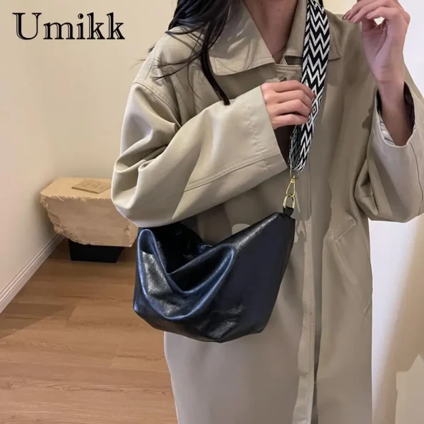 Women-Versatile-Hobo-Bags-with-Wide-Strap-Soft-Crossbody-Bag-Large-Capacity-Zipper-Closure-Daily-Purse-3